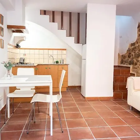 Casa En Con Terraza En El Centro Historico * Дения